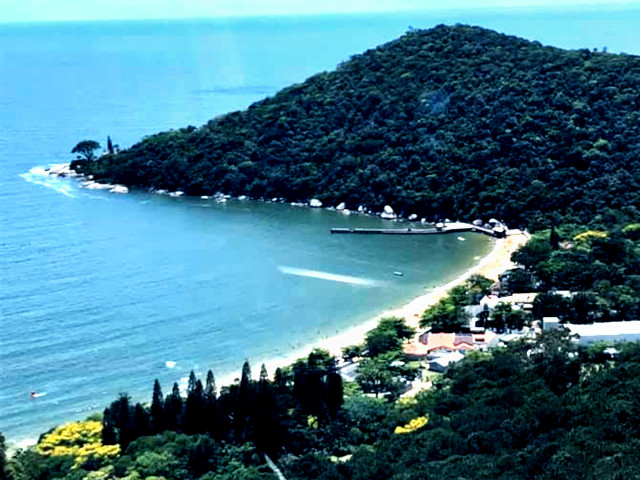 Playa de Laranjeiras, Balneario Camboriú © Andrea Assis Playas de Brasil